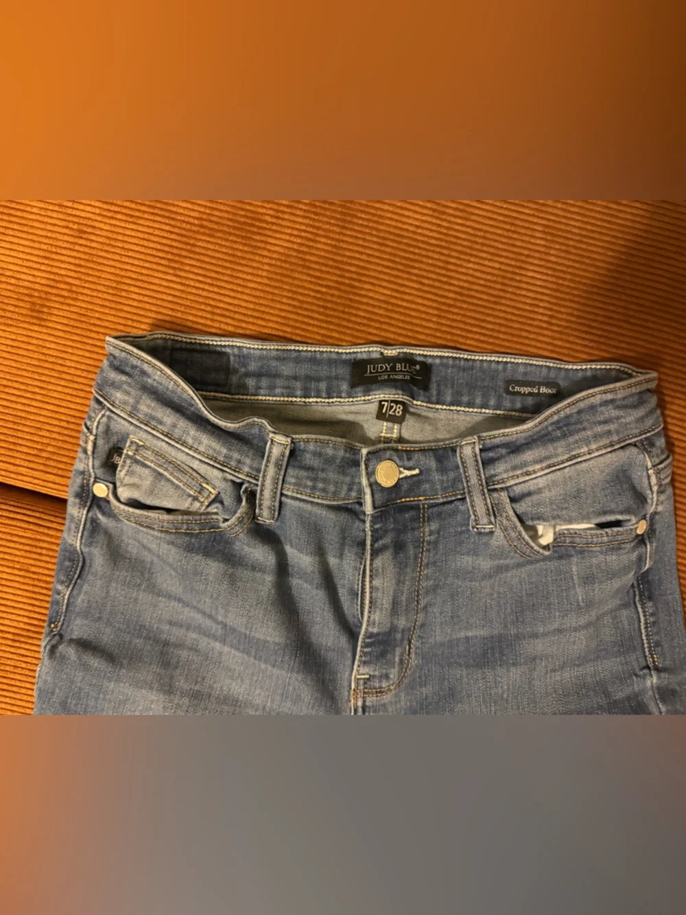 Judy Blue Cropped Bootcut Jeans Size 7/28 Medium Wash Raw Hem Stretch Denim - Picture 2 of 6